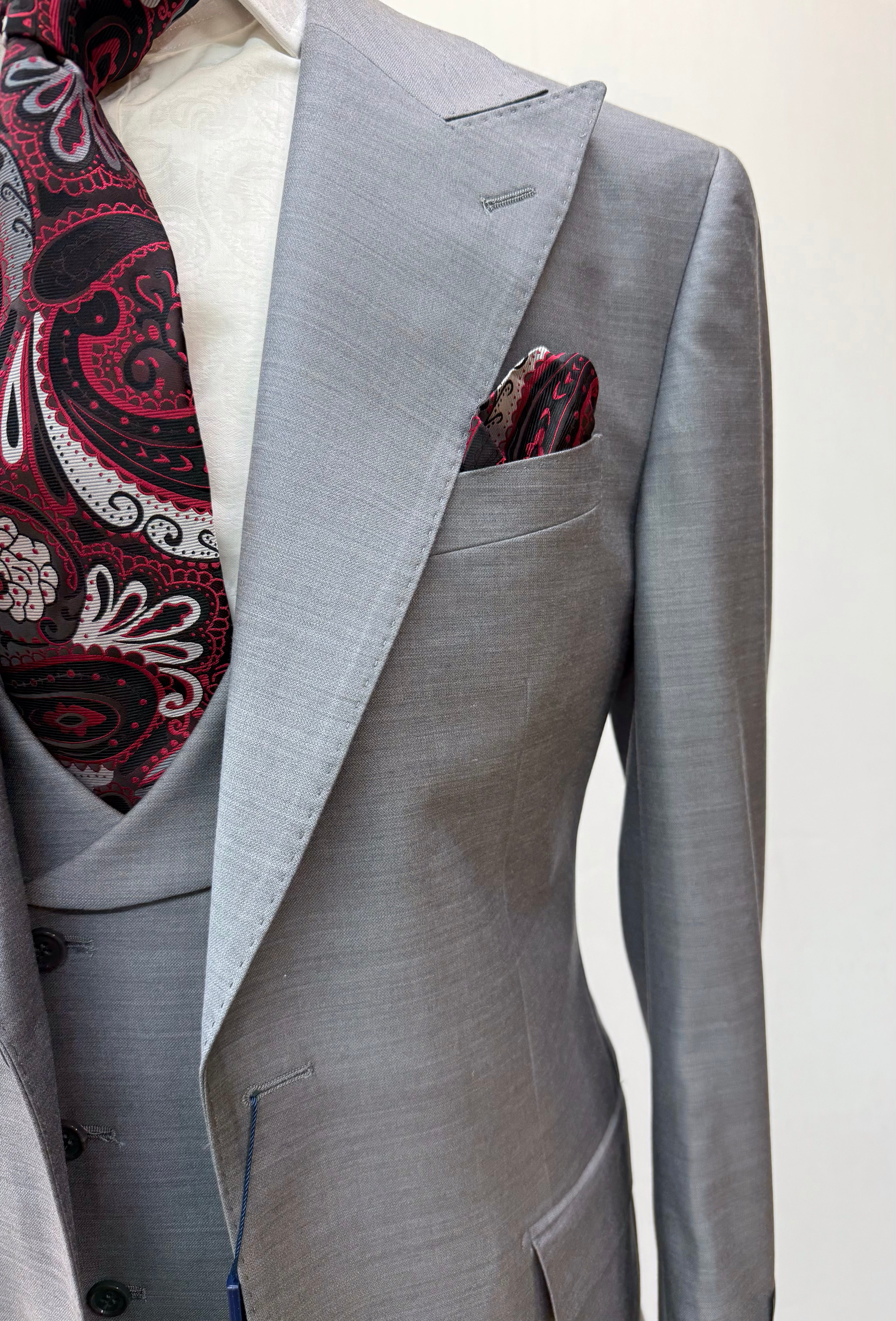 Berragamo Medium Gray 3Pc Suit