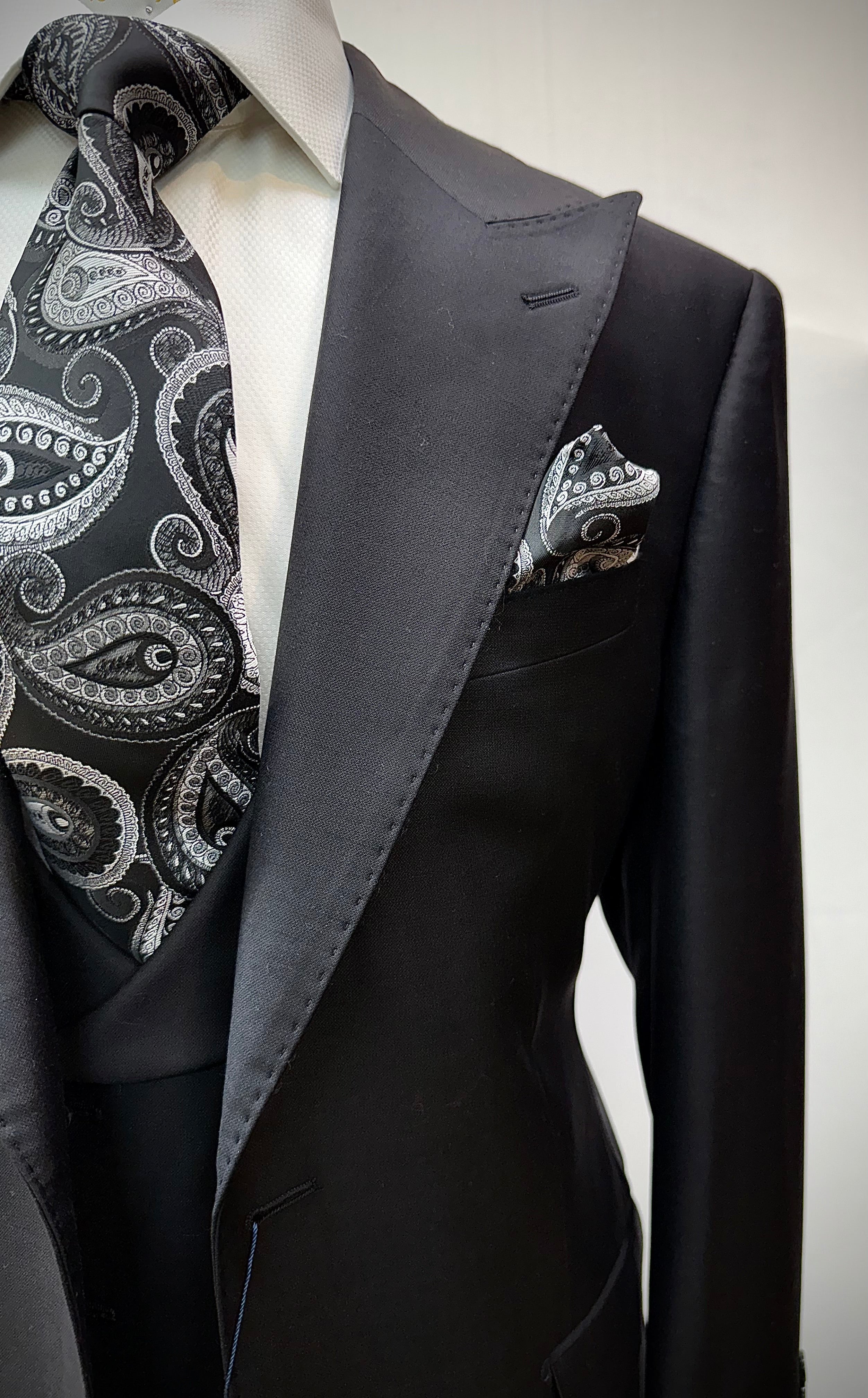Berragamo Black 3pc Suit