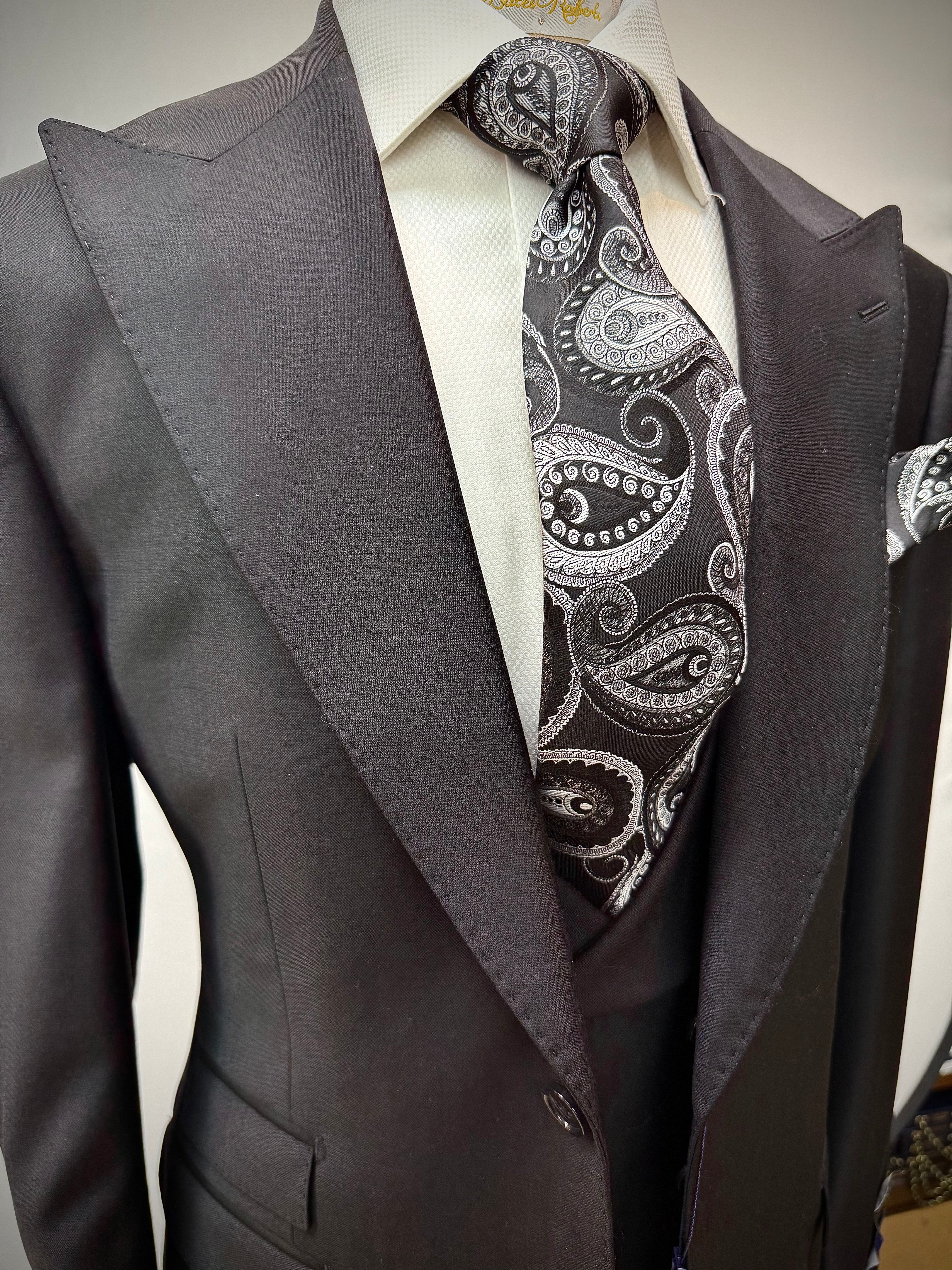 Berragamo Black 3pc Suit