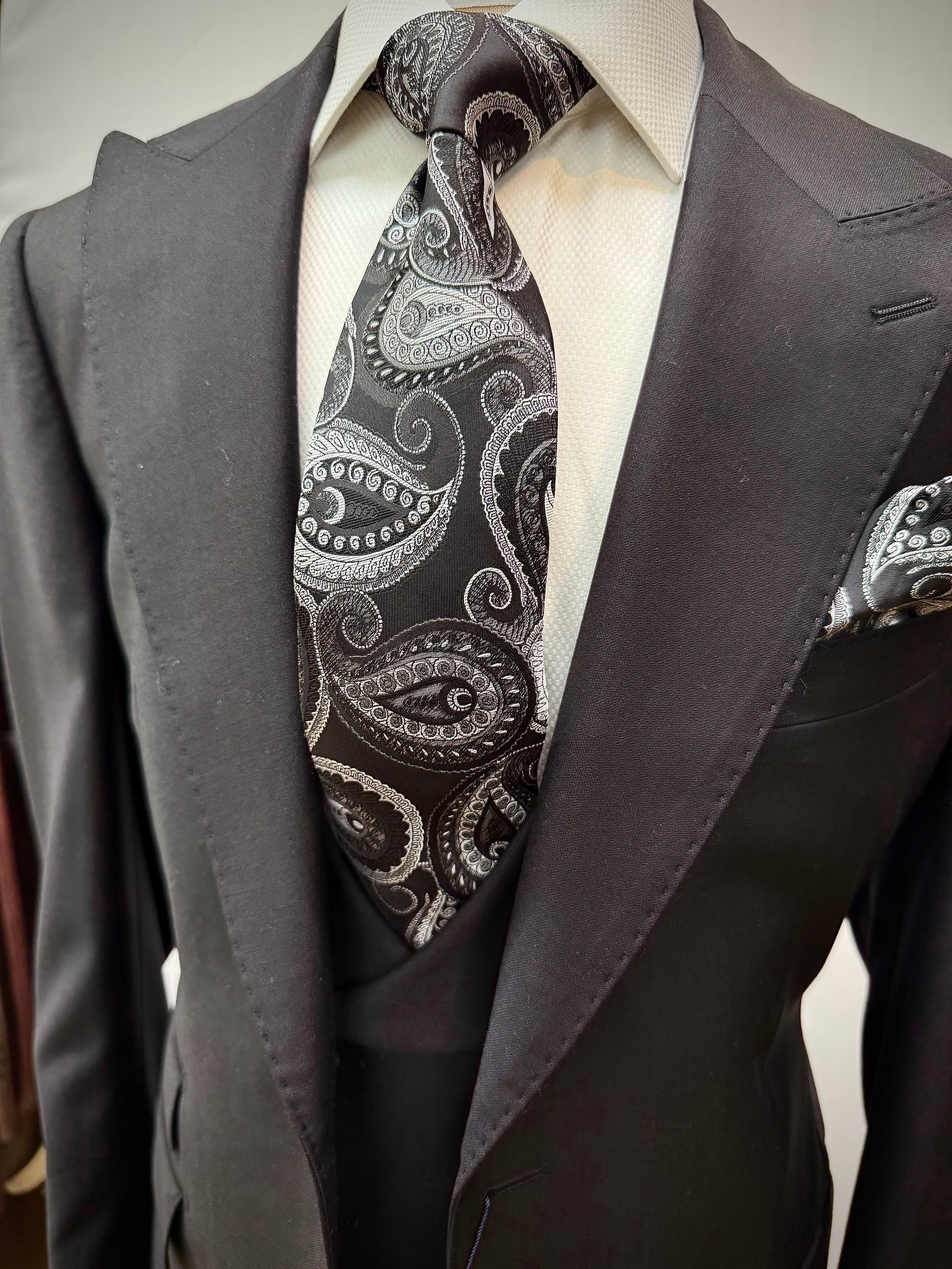 Berragamo Black 3pc Suit