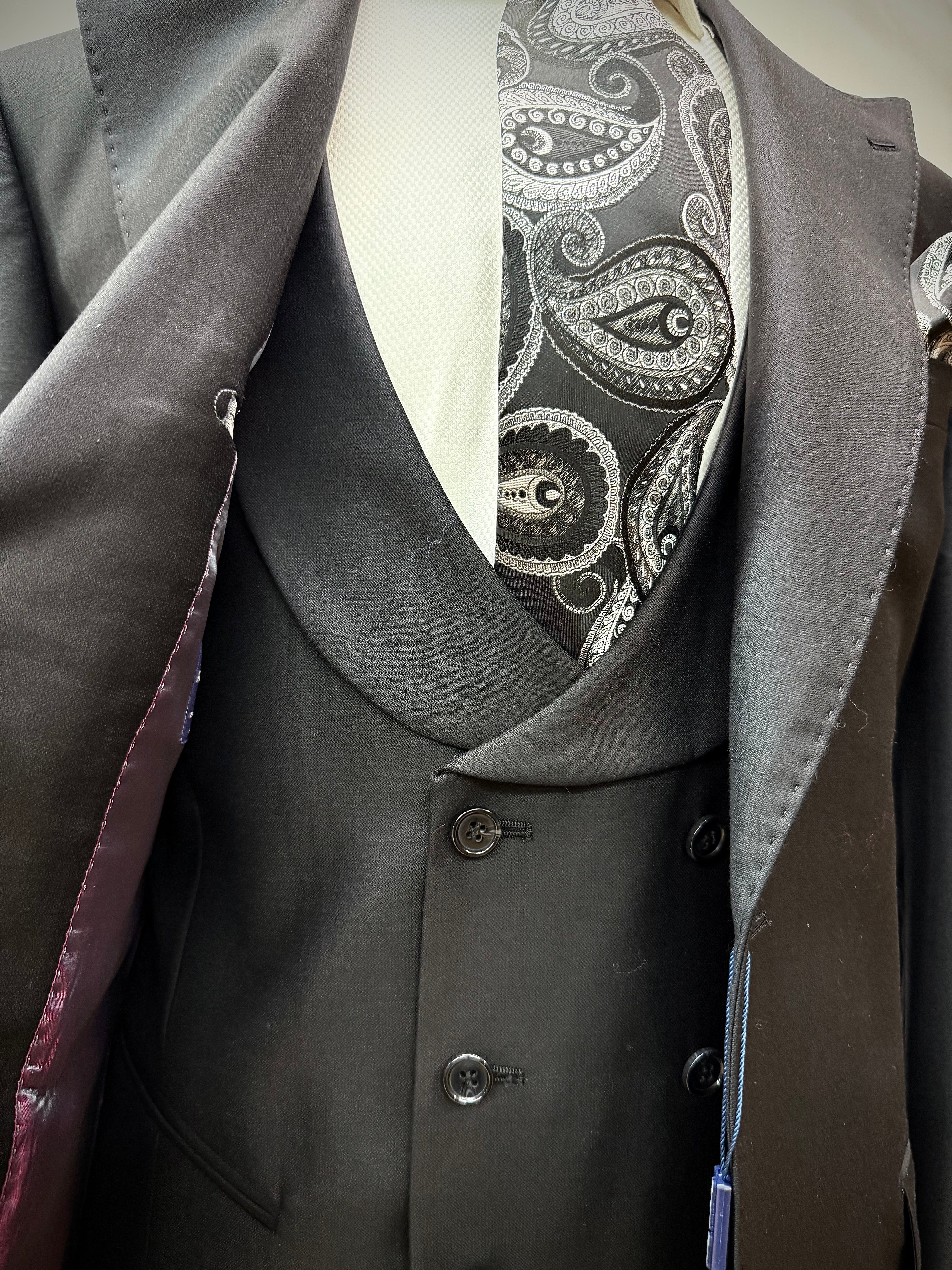 Berragamo Black 3pc Suit