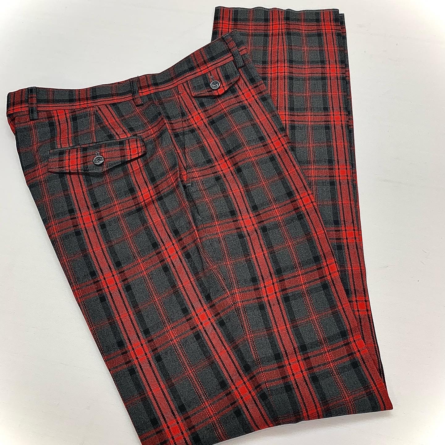 Gray/Red Plaid