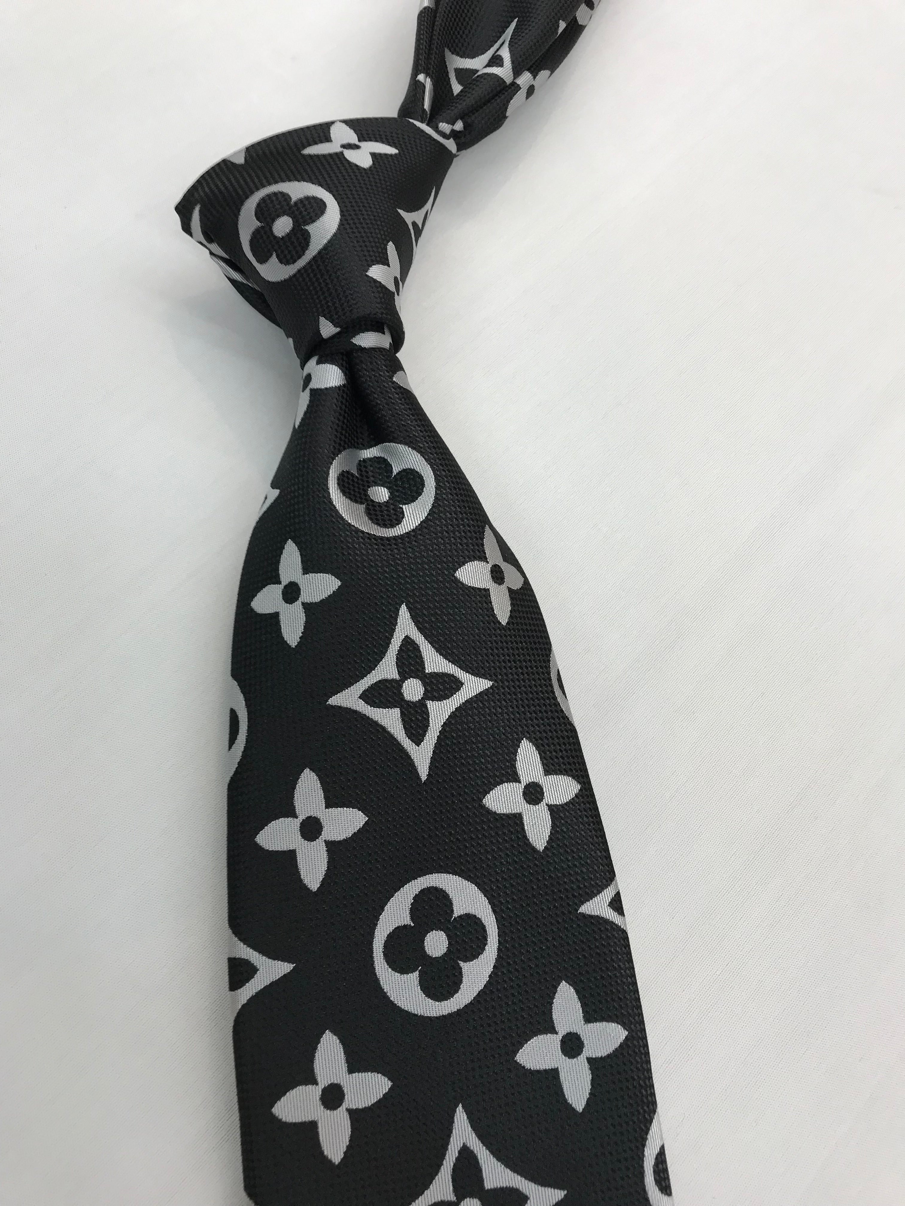 LV Black/Silver Tie