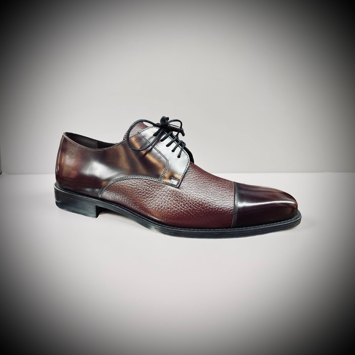 Mezlan Burgundy Soka